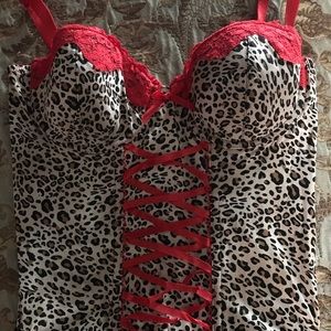 Tiger bustier lace front and hook back size 36 B